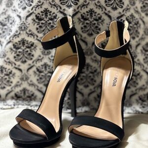 Fashion Nova Elegant Black Heels